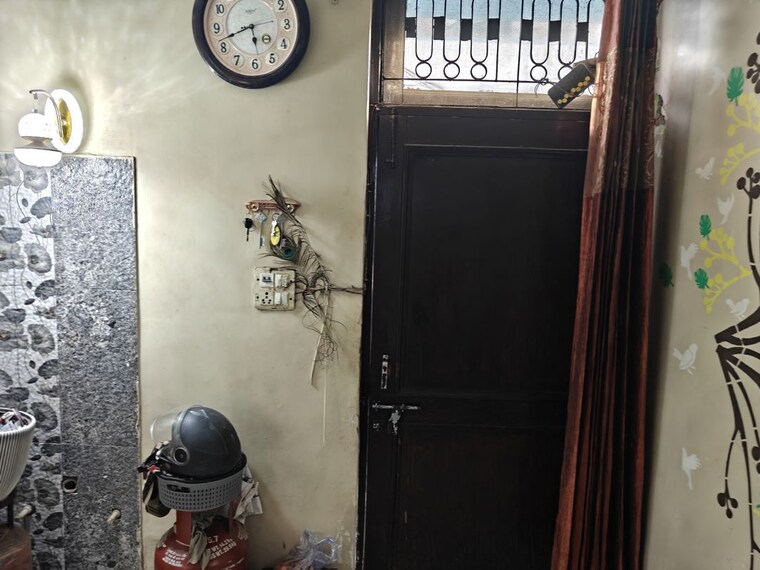 undefined, mahendru enclave 3 Bedroom 145 Sq.Yd. Builder Floor In Mahendru Enclave Delhi 10448091
