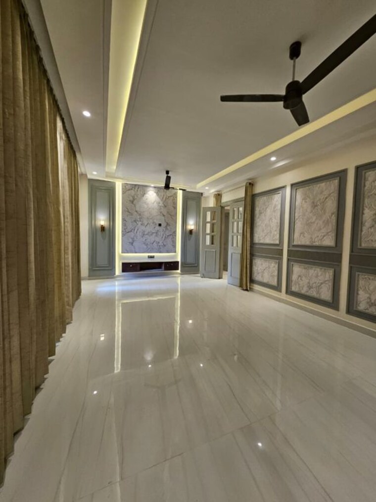 Balcony, green fields colony 4 Bedroom 2430 Sq.Ft. Builder Floor In Green Fields Colony Faridabad 10448736
