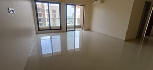  Apartment For Sale in Kamgar Putala Vasahat