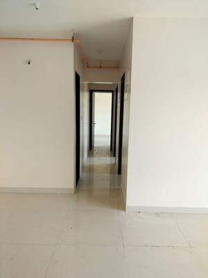 Room in 2 BHK Apartment at Sheth Avante, Kanjurmarg West – for Rent