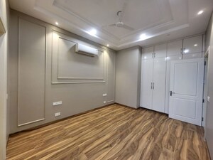 Room in 3 BHK Builder Floor at Greater Kailash Part 3 – for Rent