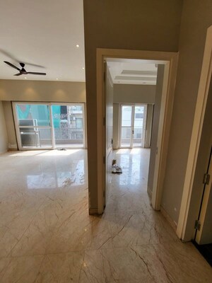 Room in 3 BHK Builder Floor at Greater Kailash Part 3 – for Rent