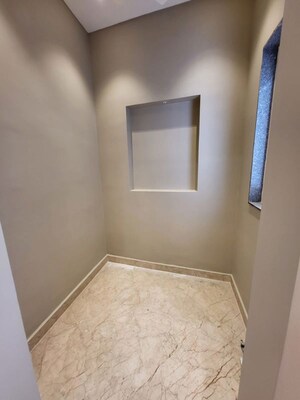 Room in 3 BHK Builder Floor at Greater Kailash Part 3 – for Rent
