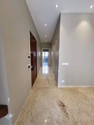 3 BHK Builder Floor – Entrance View at Greater Kailash Part 3 - for Rent