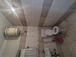 Bathroom in 1 BHK Builder Floor at Malviya Nagar – for Rent