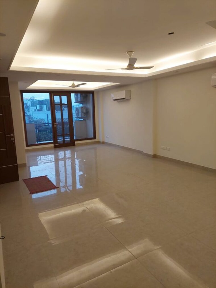 Room, greater kailash part 3 3 Bedroom 1800 Sq.Ft. Builder Floor In Greater Kailash Part 3 Delhi 10448803