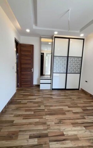 Room in 3 BHK Apartment at Trishla City, Patiala Road – for Rent