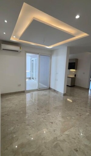 Room in 3 BHK Apartment at Trishla City, Patiala Road – for Rent