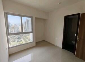Room in 2 BHK Apartment at Piramal Vaikunth, Balkum Pada – for Rent