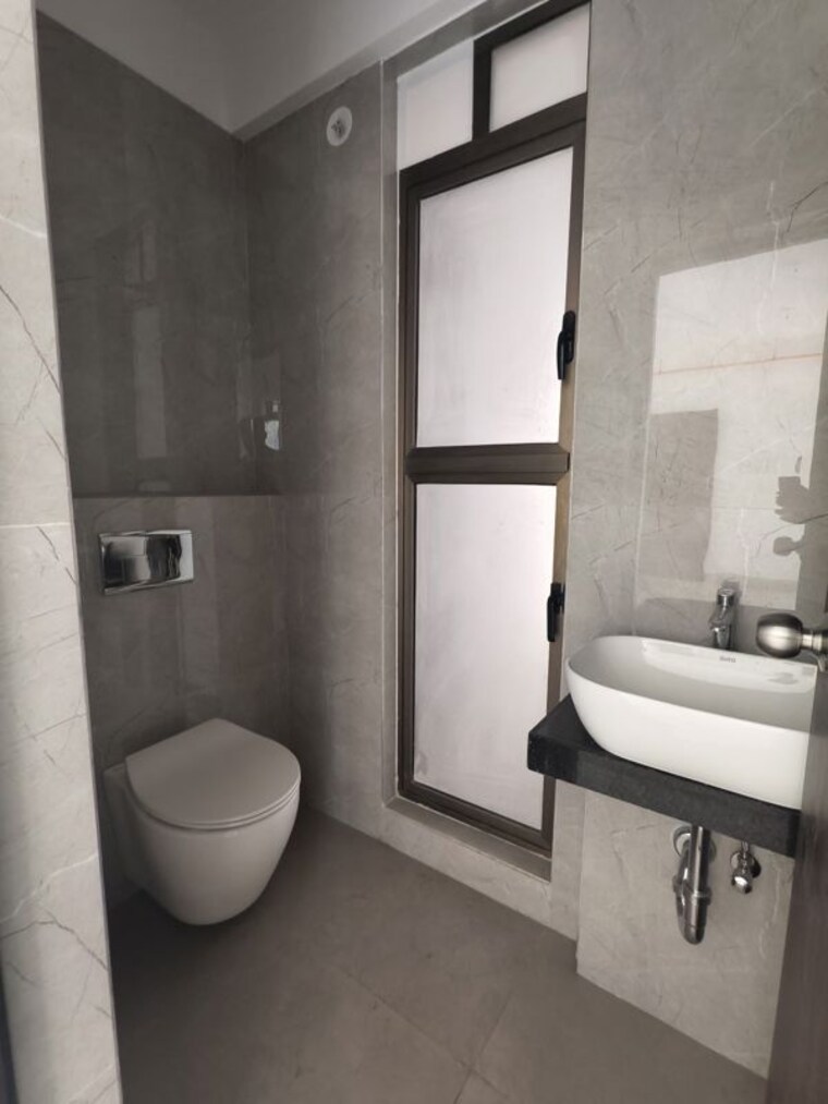 Bathroom, raymond-ten-x-habitat 1 Bedroom 410 Sq.Ft. Apartment In Pokhran Road No Two Thane 10448835