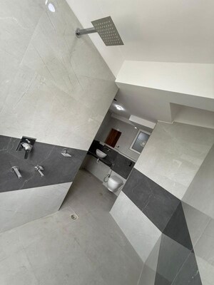 Team Area in 4 BHK Apartment at Sector 22 Dwarka – for Rent