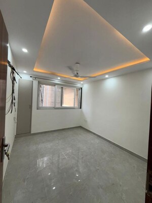 Room in 4 BHK Apartment at Sector 22 Dwarka – for Rent