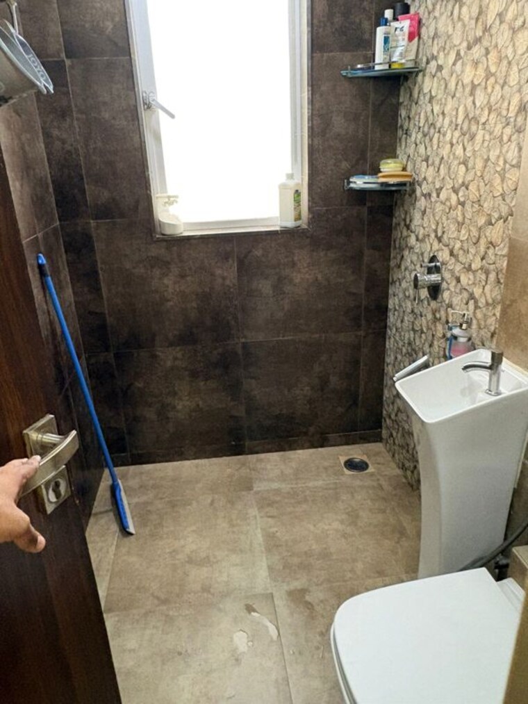 Bathroom, vijay-orion-ii 3 Bedroom 950 Sq.Ft. Apartment In Ghodbunder Road Thane 10448872
