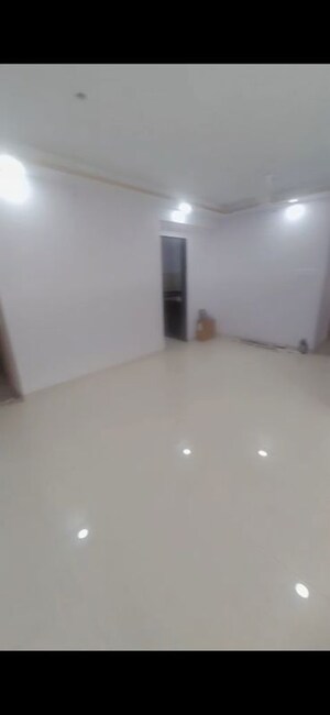 Room in 3 BHK Apartment at The Wadhwa Anmol Fortune, Goregaon West – for Rent