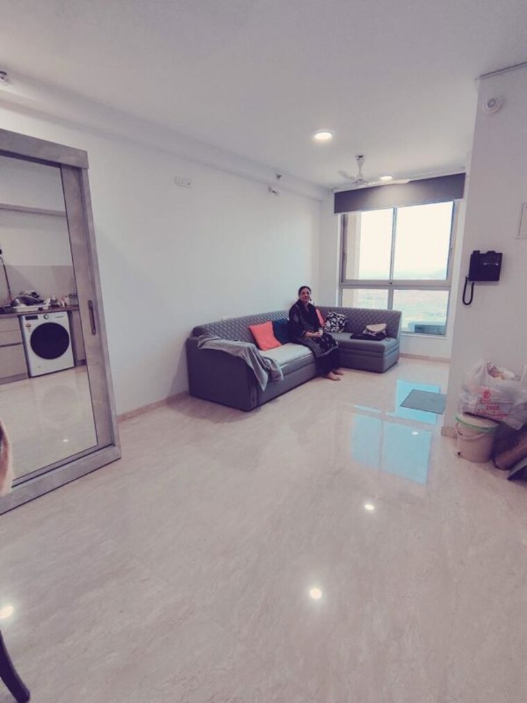 Living Room, hiranandani-solitaire-studio-apartment 1 RK 280 Sq.Ft. Apartment In Ghodbunder Road Thane 10448896