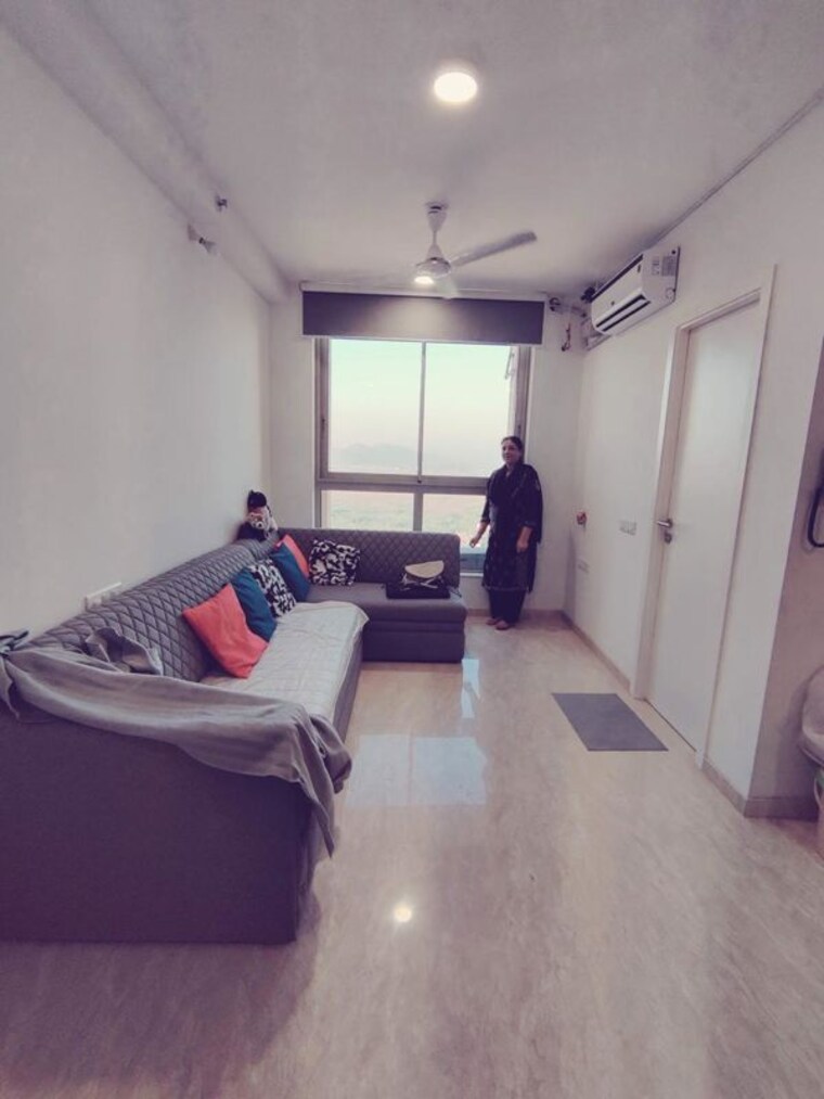 Living Room, hiranandani-solitaire-studio-apartment 1 RK 280 Sq.Ft. Apartment In Ghodbunder Road Thane 10448896