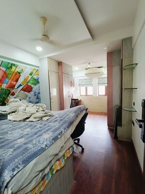Bedroom in 2 BHK Apartment at Gamdevi – for Rent