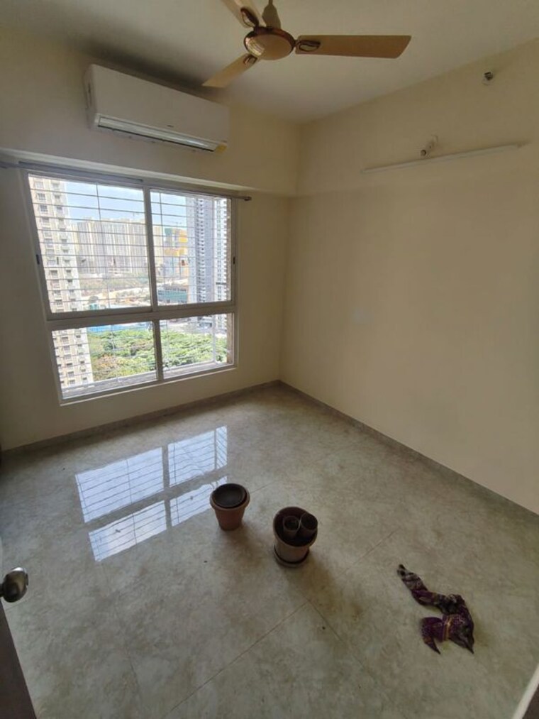 Living Room, lodha-amara 4 Bedroom 1200 Sq.Ft. Apartment In Kolshet Road Thane 10439167