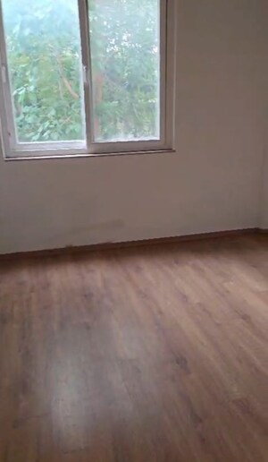 Room in 3 BHK Builder Floor at Sector 25 – for Rent