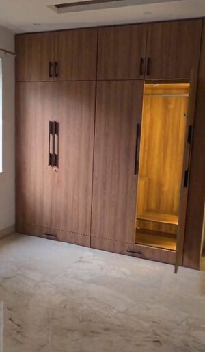 Room in 3 BHK Builder Floor at Sector 25 – for Rent