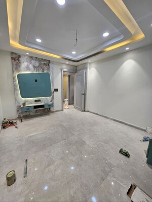 Room in 4 BHK Builder Floor at Green Fields Colony – for Sale