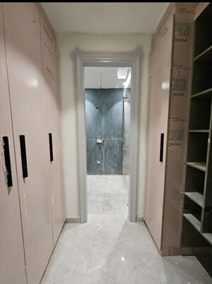 Building Lobby in 4 BHK Builder Floor at Green Fields Colony – for Sale