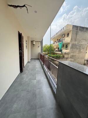 Building Lobby in 4 BHK Builder Floor at Green Fields Colony – for Sale