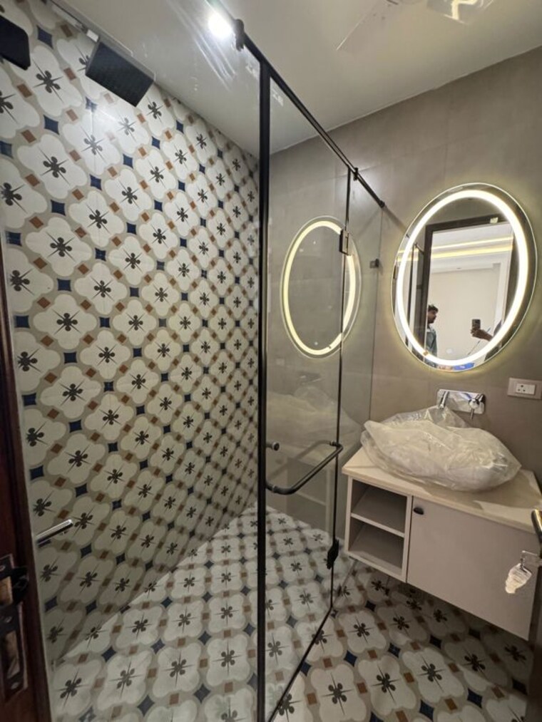 Bathroom, green fields colony 4 Bedroom 3250 Sq.Ft. Builder Floor In Green Fields Colony Faridabad 10449004