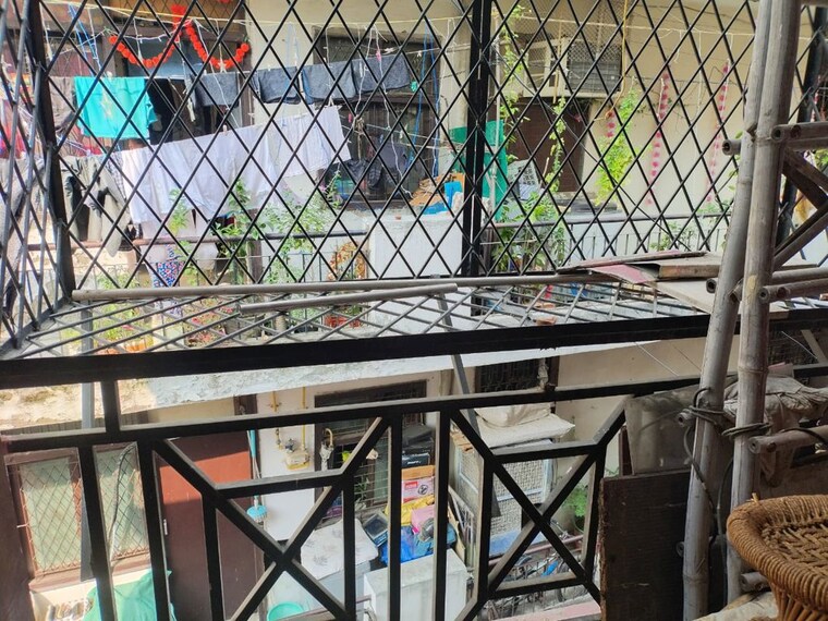 Balcony, green park extension 1 Bedroom 500 Sq.Yd. Builder Floor In Green Park Extension Delhi 10449009