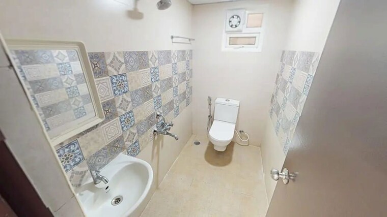 Bathroom, high grounds 3 Bedroom 1705 Sq.Ft. Apartment In High Grounds Bangalore 10449025