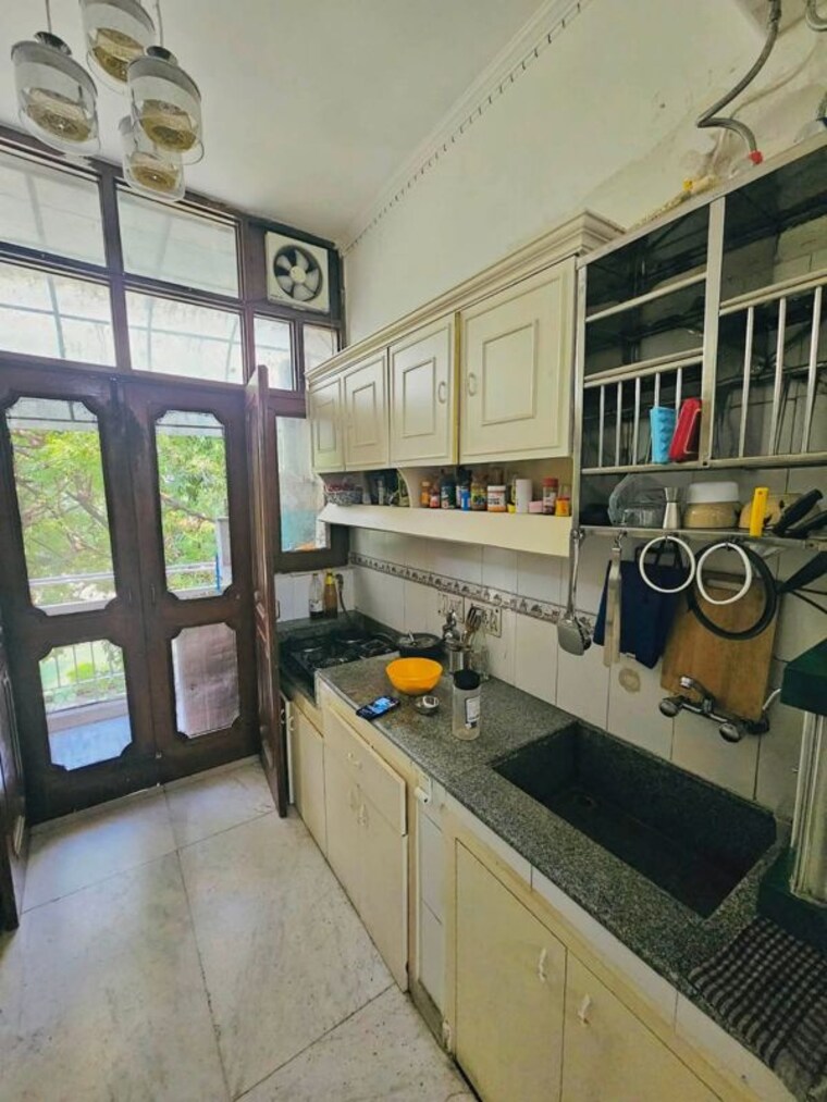 Kitchen, east of kailash 2 Bedroom 1300 Sq.Ft. Builder Floor In East Of Kailash Delhi 10449035
