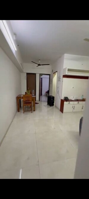 1 BHK Apartment For Rent in Lodha Amara, Kolshet Road