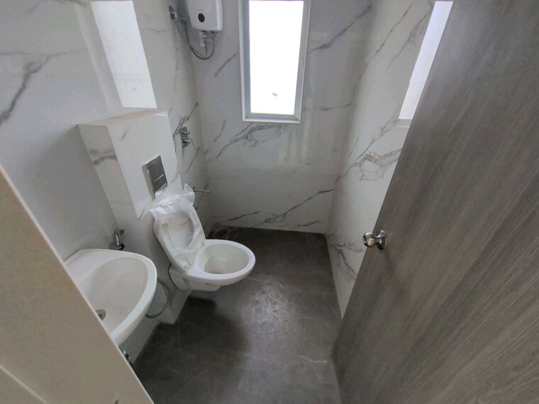 Bathroom, vardhaman-aalayam 2 Bedroom 717 Sq.Ft. Apartment In Ghatkopar East Mumbai 10448930
