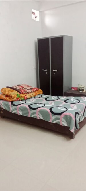  Pg For Rent in Laxman Chowk