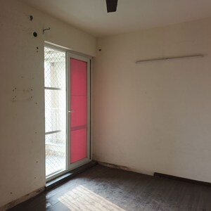 Room in 2 BHK Apartment at BPTP Discovery Park, Sector 80 – for Rent