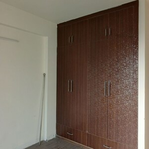 Room in 2 BHK Apartment at BPTP Discovery Park, Sector 80 – for Rent
