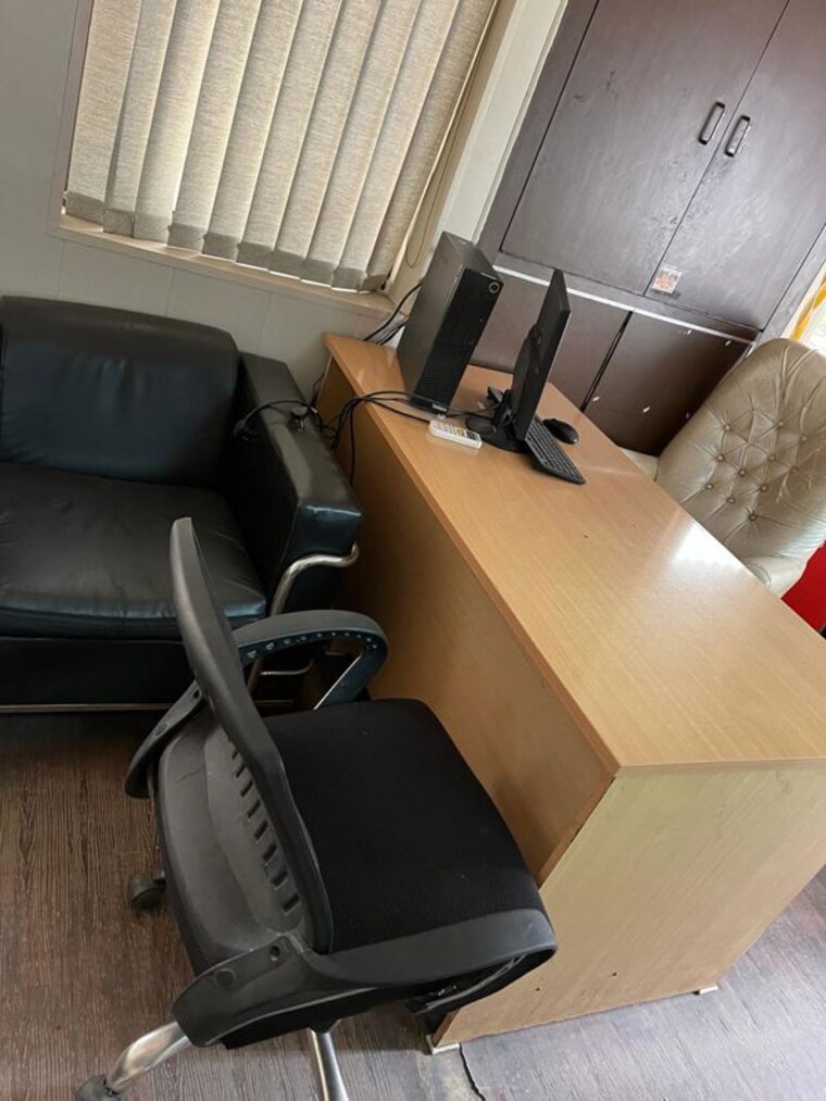 Team Area, sector 16 Commercial Office Space 1000 Sq.Ft. In Sector 16 Noida 10449087