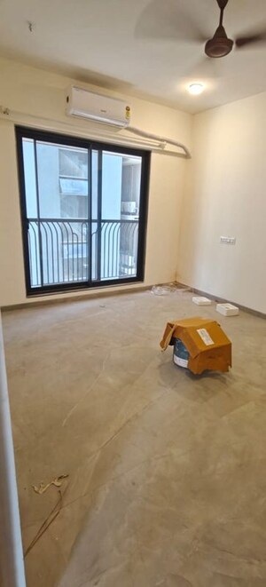 Room in 2.5 BHK Apartment at Raheja Acropolis, Deonar – for Rent