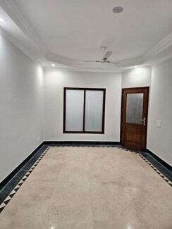 3 BHK + Servant Room Builder Floor For Rent in Uday Park