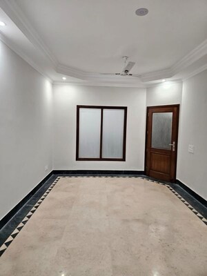 3 BHK Builder Floor For Rent in Uday Park