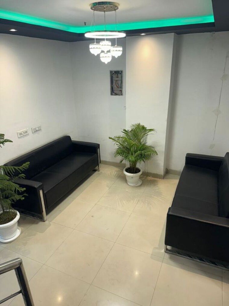 Living Room, sector 16 Commercial Office Space 300 Sq.Ft. In Sector 16 Noida 10449099