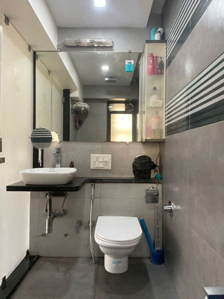 Bathroom, best-complex-andheri-west 3 Bedroom 1200 Sq.Ft. Apartment In Andheri West Mumbai 10449139