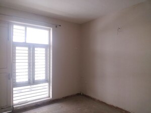 Room in 3 BHK Builder Floor at TDI The Grand Retreat, Sector 88 – for Rent