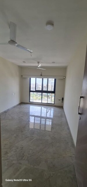 Room in 1 BHK Apartment at Ajmera Boulevard, Malad West – for Rent