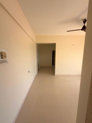 Room in 1 BHK Apartment at Kumar Paradise Pune, Magarpatta City – for Rent