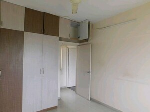 Room in 2 BHK Apartment at Prestige Finsbury Park Hyde, Bagaluru – for Rent