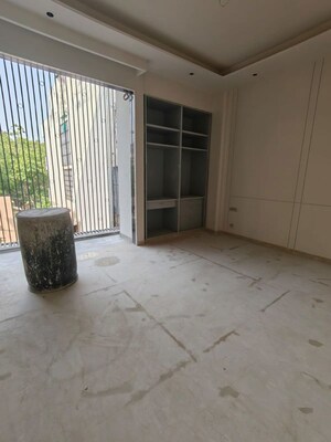 Room in 3 BHK Builder Floor at Pamposh Enclave – for Sale