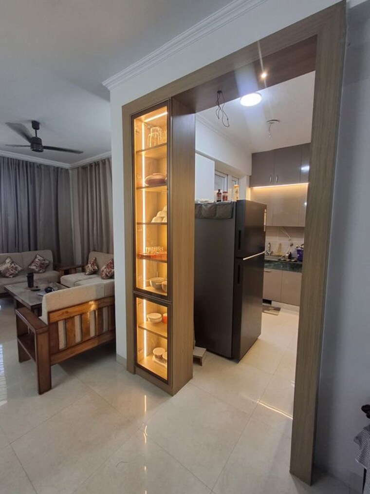 Living Room, bptp-parkland-pride-phase-2 4 Bedroom 300 Sq.Yd. Builder Floor In Sector 77 Faridabad 10449200