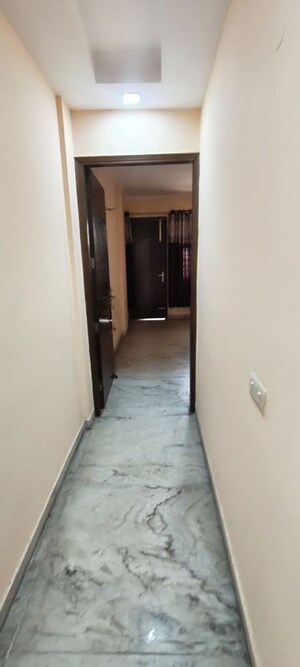 Room in 2 BHK Builder Floor at Mansarover Garden – for Rent