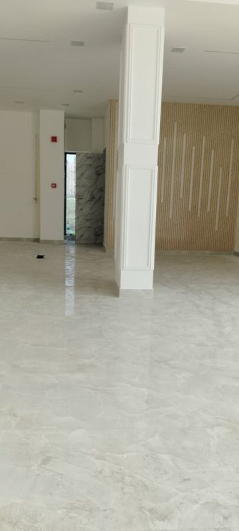 Room, mansha-vega-street Commercial Office Space 200 Sq.Yd. In Sector 82 Faridabad 10449227